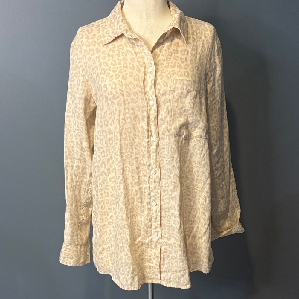 GAP Blouse Cream White Size S Minimalist Casual Everyday